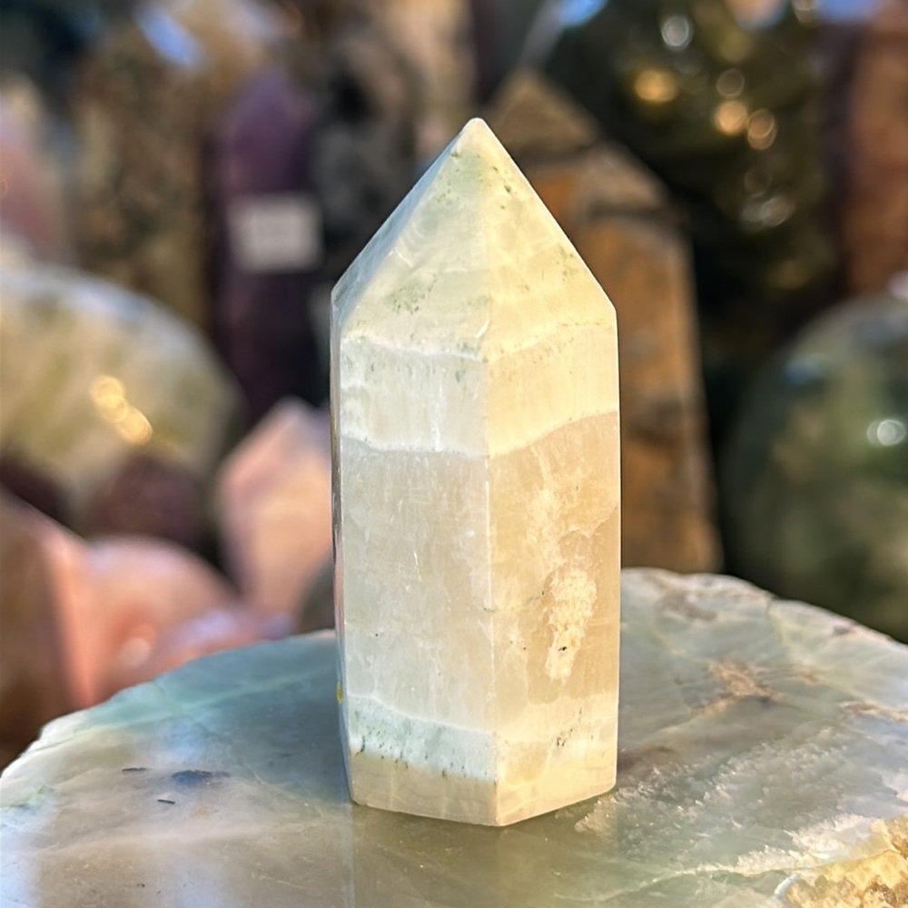 🌸SALE🌸 Caribbean Calcite Crystal Point!